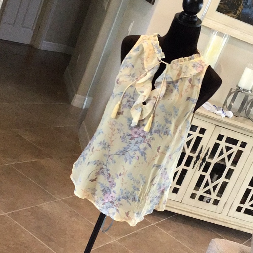 PAIGE sleeveless ruffle top with front tie, pale yellow with floral print, M